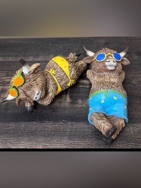 Summer Beach Highland Cow Figurines in Yellow & Blue